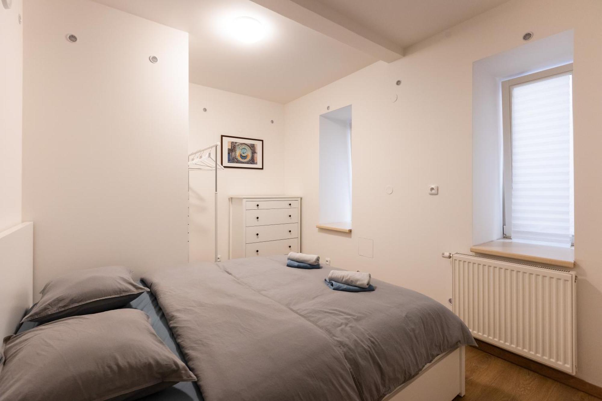 Spacious Apartment In Quiet Courtyard Near Charles Bridge プラハ エクステリア 写真