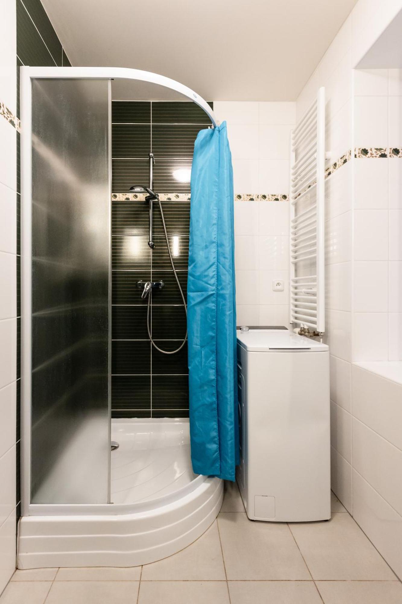 Spacious Apartment In Quiet Courtyard Near Charles Bridge プラハ エクステリア 写真